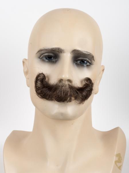 Moustache, Long