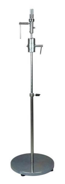 Wig stand with solid base